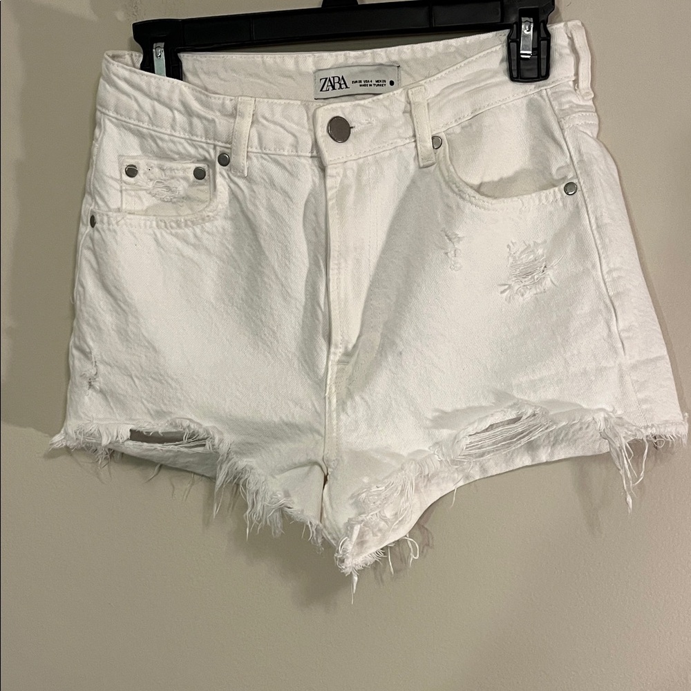 Zara Women's White Frayed Jean Shorts